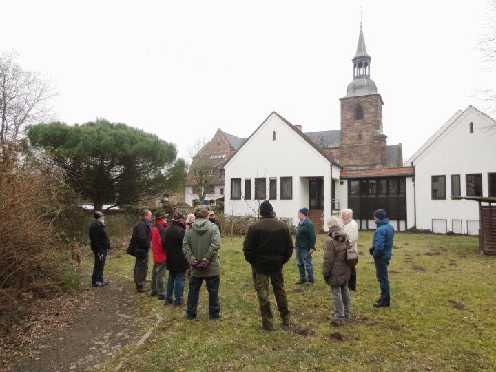Begr��ung und erster Teil auf der Wiese