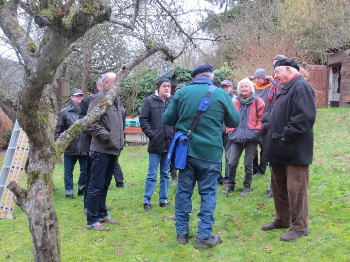 Der erste Vorsitzende Hans Vogeley begr��t die Teilnehmer.