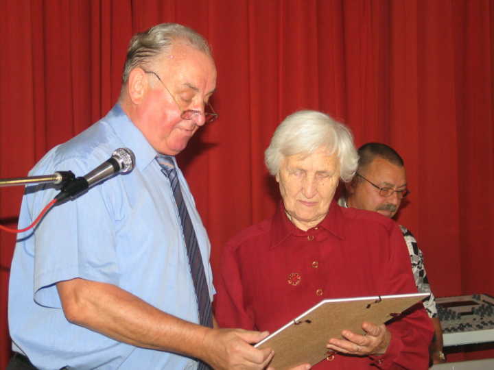 Ehrung von Frieda Schwerdtfeger f�r 50 Jahre Mitgliedschaft