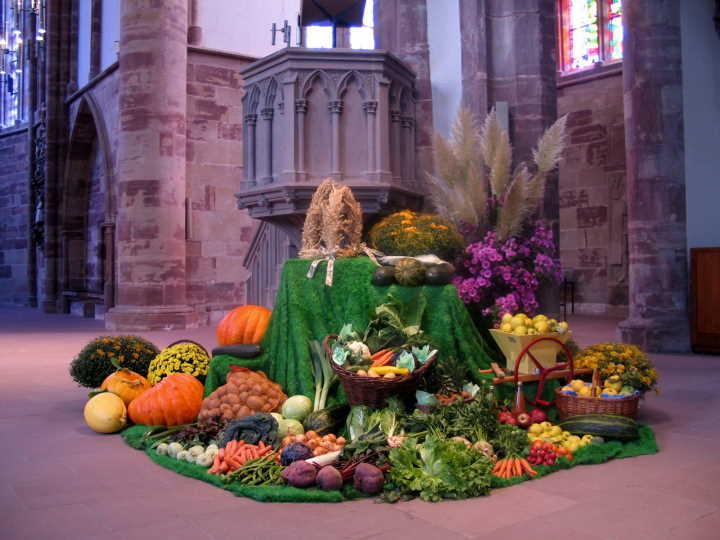 Erntedankdekoration zum �kumenischen Erntedankgottesdienst in der Stiftskirche