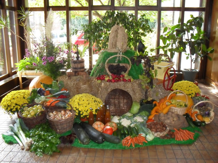 Erntedankdekoration im Albert-Schweitzer-Haus.