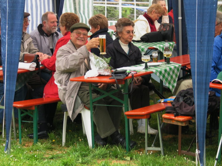 Ein Vereinsmitglied feierte mit seiner Ehefrau den 28sten Hochzeitstag.