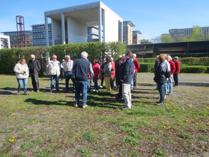 Im B�rgerpark erfahren wir sehr viel „Neues“.