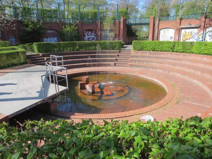 Das Rondell im B�rgerpark dient im Sommer immer wieder als Freilichtb�hne f�r Musikgruppen.