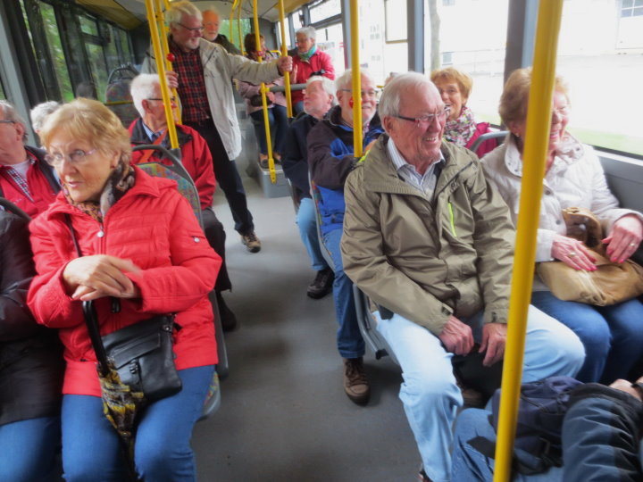 Mit dem Bus zum Wildpark.