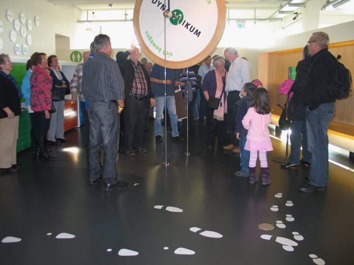 Dort wurden wir begr��t und eingewiesen. http://www.dynamikum.de