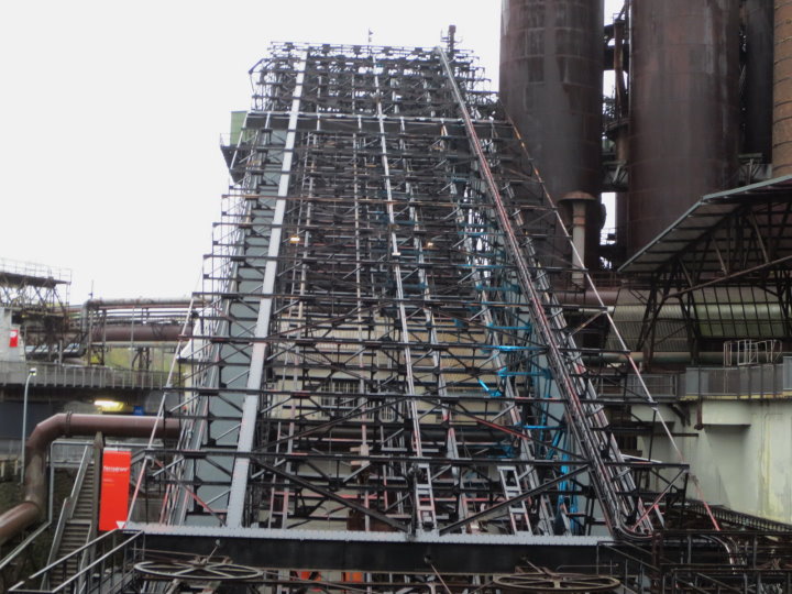 Die H�ngebahnanlage zur Beschickung der Hoch�fen