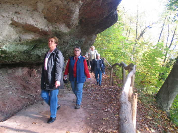 Der Weg f�hrte uns �ber die Felsenwege von St. Arnual