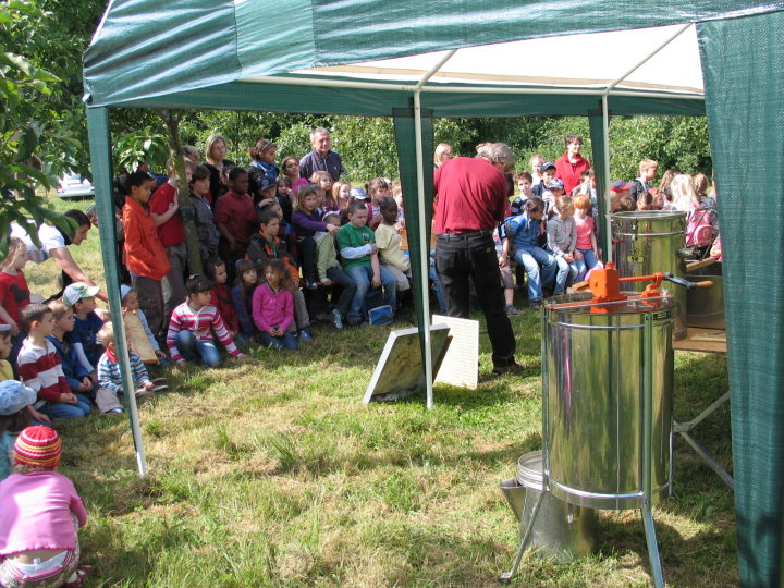 Till erkl�rt Imkerger�tschaften