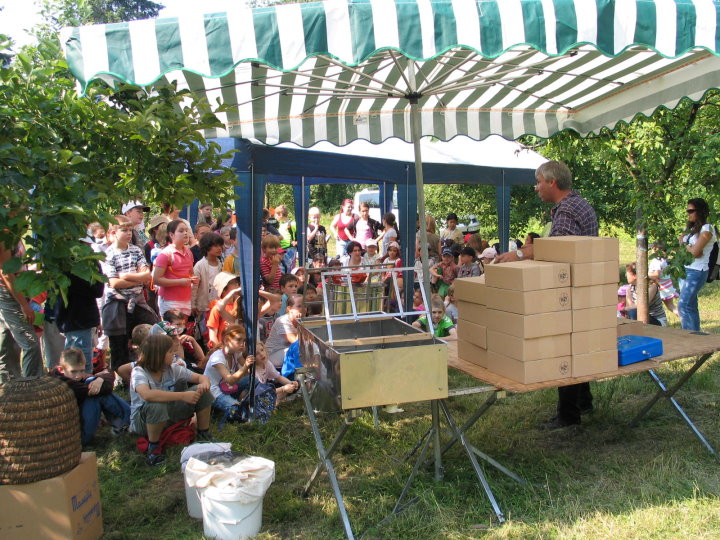 Nachdem ca. 135 Kinder eingetroffen waren begann Tillmann Wenzel mit seinen Ausf�hrungen.