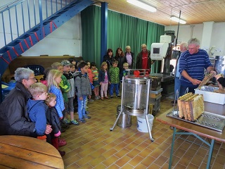 Jetzt wurde der Wachs entfernt und geschleudert.