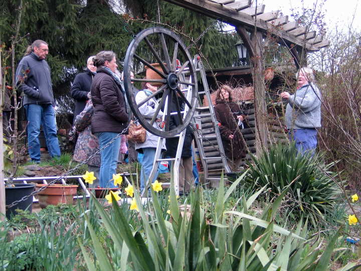 Interessiert wurde den Ausf�hrungen gefolgt.