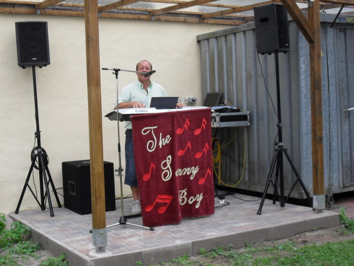 Manfred M�rsdorf f�hlte sich an seinem neuen Platz sichtlich wohl