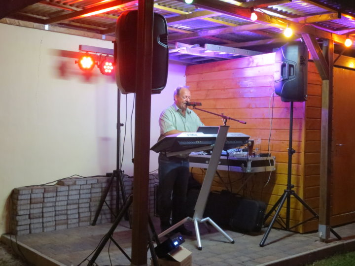 Alleinunterhalter Manfred M�rsdorf