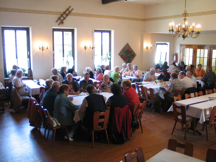 Danach wurde sich zuerst kr�ftig gest�rkt