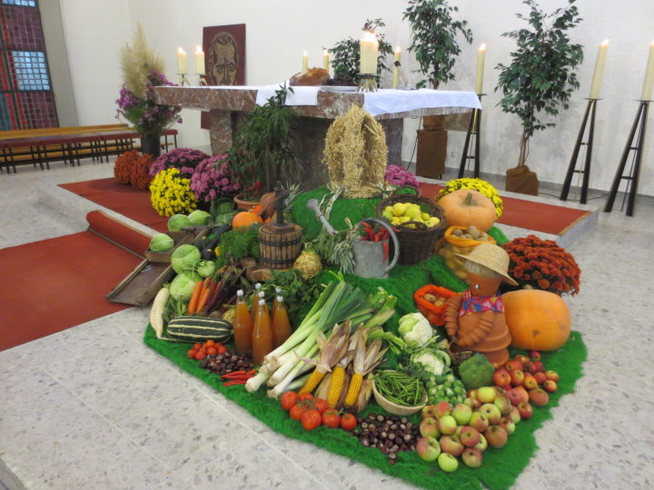 Erntedekoration in St. Pius