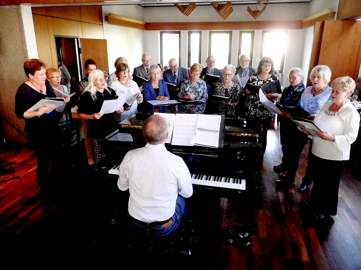 Darbietung der S�ngervereinigung St. Arnual