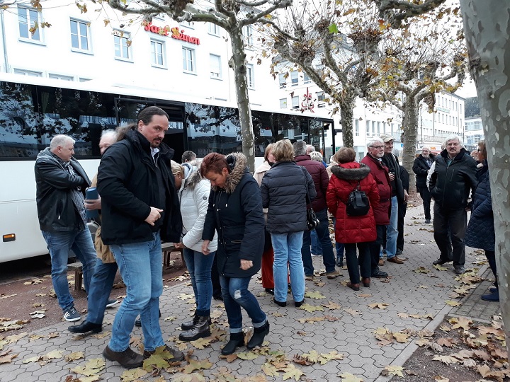 Ankunft auf dem gro�en Markt in Saarlouis.