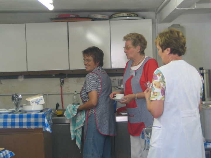 Das "K�chenpersonal" sorgte f�r Speis