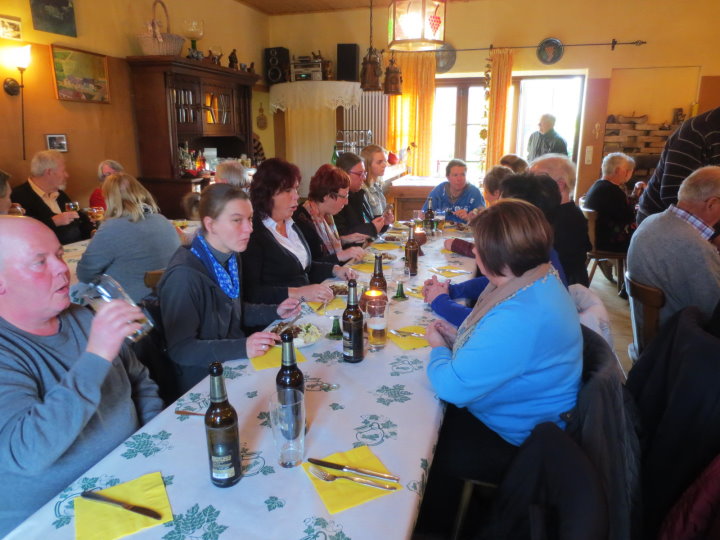 Mittagessen in der K�ferschenke in Bechtheim.